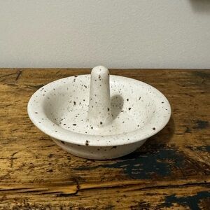 Speckled Cream Pottery Ring Holder
